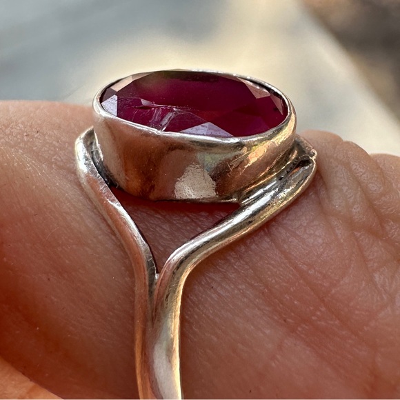 925 Sterling Silver and Ruby Gemstone Ring 4.5 July Birthstone - Picture 5 of 6